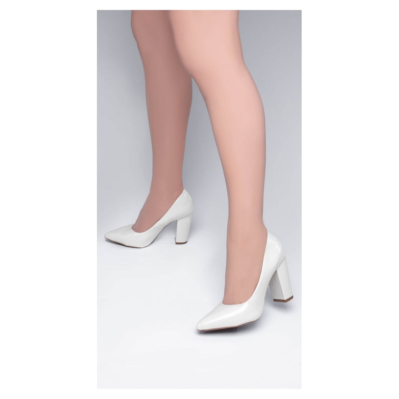 Scarpin Off White Bico Fino Salto Grosso 8,5 (2025-00C)